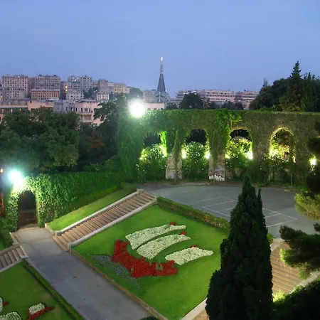 City-view, Free Parking, Near Train Station Daire