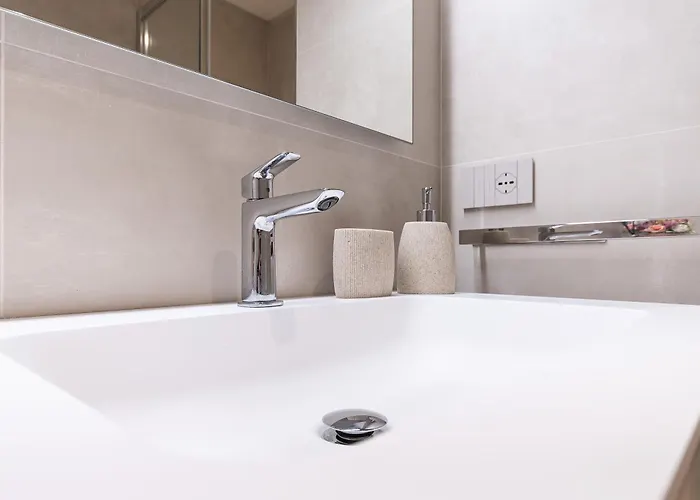 Free Parking In Luxury With View - Steps To Brignole Train Station Genua