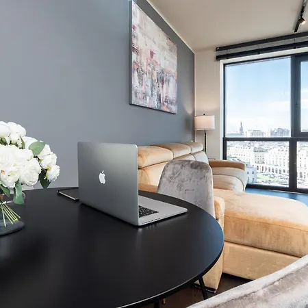 City-view, Free Parking, Near Train Station Apartamento